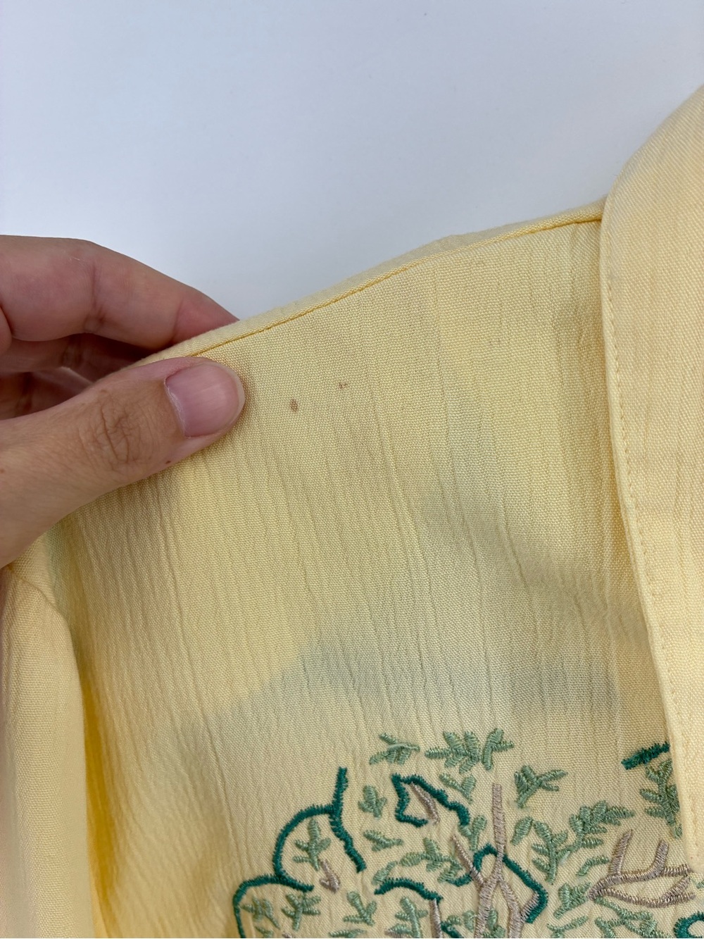 Vintage Yellow Embroidered Short-Sleeve Button-Down Shirt - Picture 4 of 9